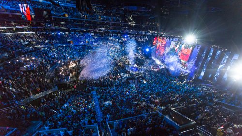 CR4ZY igra Major u Berlinu