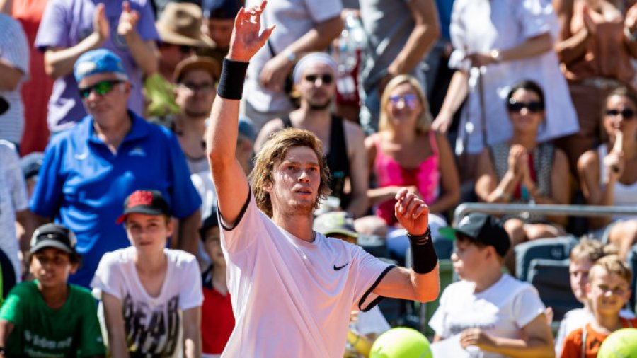 Rubljev zaustavio Tima, Karenjo Busta preživio Fonjinija