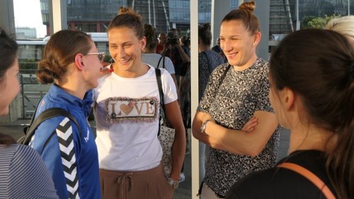 Srpkinje krenule put Kraljeva: Sa četiri boda sačekati Rusiju