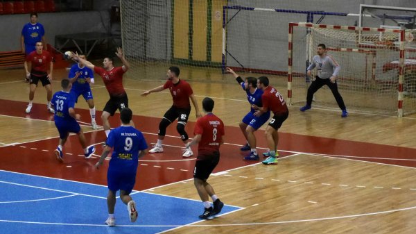 Radnički sigurnom igrom do novih bodova, Super B liga Istok-Zapad