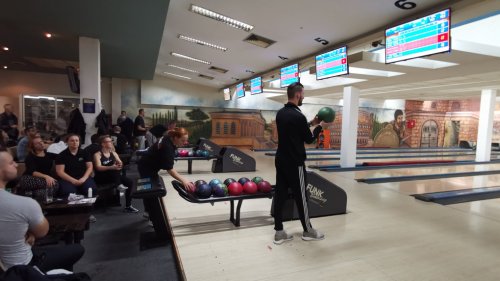 Biznis liga u bovlingu: Konsultanti bez milosti