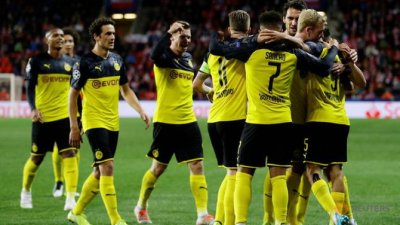 Ajaks isputio plus 3