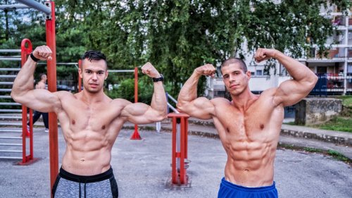 Svetski a naš: Ašketovih hiljadu zgibova