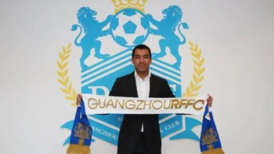 Piksi otišao, van Bronhorst stigao