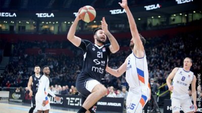 Mornari nasukani u Areni