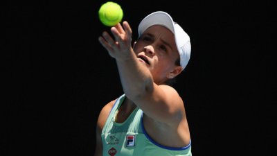 AO: Barti i Kenin u polufinalu