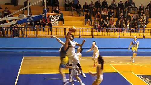 Pukla stotka kraj Ibra, Prva ženska liga Srbije