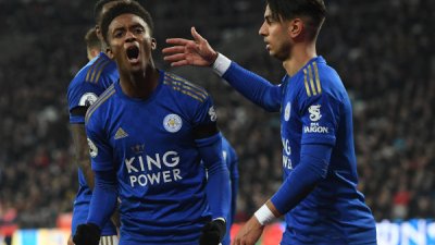 Tri igrača Lestera u izolaciji