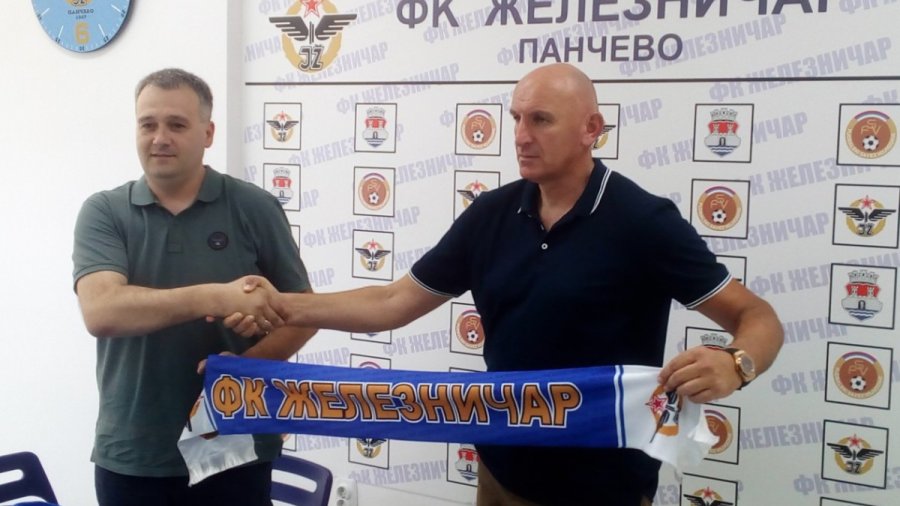 Jevrići održavaju formu na mini igralištu u svom dvorištu, Srpska liga Vojvodina