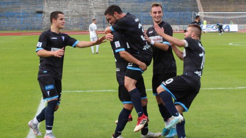 ''Golubovi'' odigrali prvo poluvreme za udžbenike, Linglong Superliga Srbije