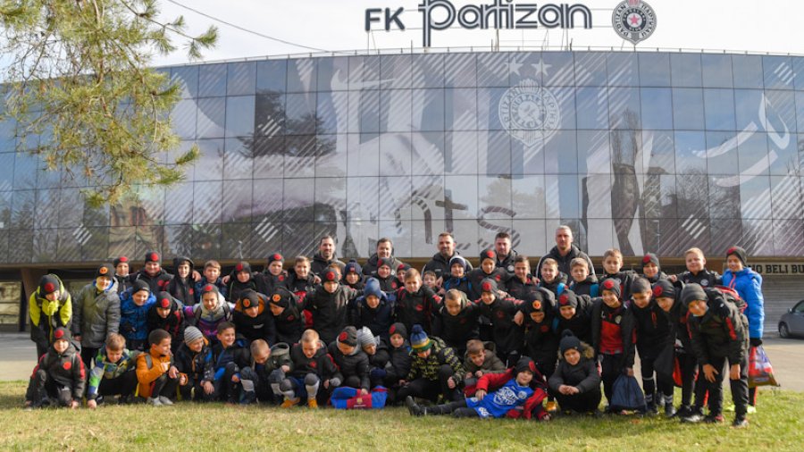 Akademija Bambi u poseti Partizanu, Pionirska liga Vojvodine - "Istok"