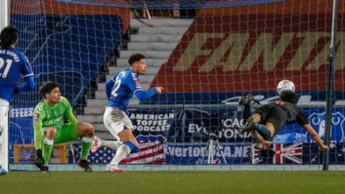 Siti u završnici slomio otpor Evertona