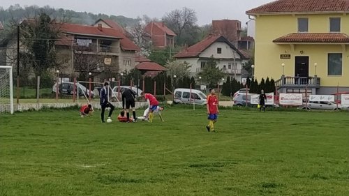 Kablari osam puta vadili loptu iz mreže, Srpska liga Istok