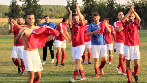 Jedinstvo se vraća na lidersku poziciju, MFL Bačka Topola - Mali Iđoš - Vrbas - Bečej - Srbobran