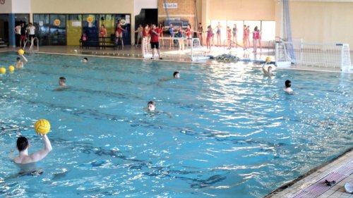 Vaterpolistkinje i vaterpolisti U-15 na pripremama za EŠ u Bečeju, Prva B liga