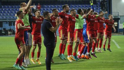 Tuzla siti premirala Rođene