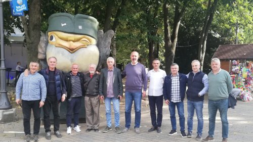 Sportski novinari na  promenadi podno Goča