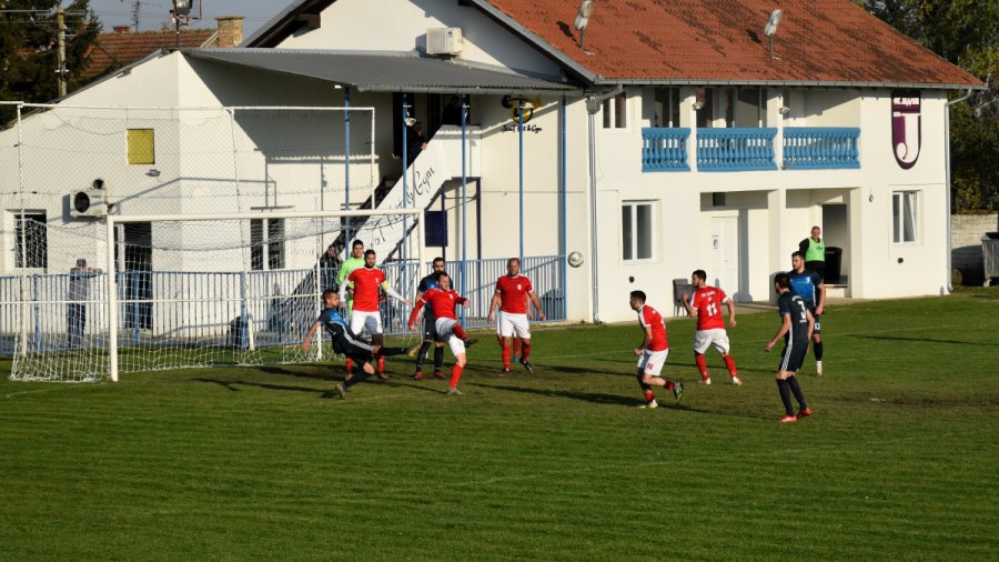 Sremska liga: Sremac (D) - Fruškogorac (M) 2:0, Sremska liga