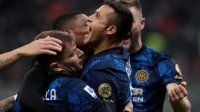 Inter iskoristio kikseve Napolija i Milana i preuzeo vrh, Atalanta takođe u trci