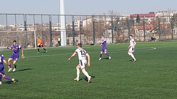 Učenici Marka Neđića neumoljivi, Prva liga Srbije