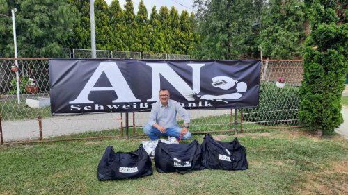 Aranđelović poklonio sportsku opremu Radničkom (Kovin)