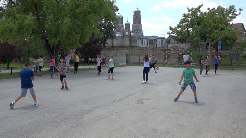 Lopte u škole jer ih deca vole