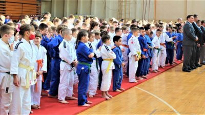 Džudo ikebana na tatamiu kraj Tise