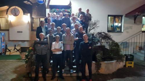 Mašinac sa 40 sveća na torti