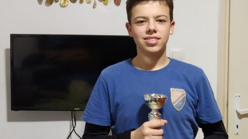 Priča o dečaku Nikoli Špiriću kome je pored škole fudbal najdraža igra