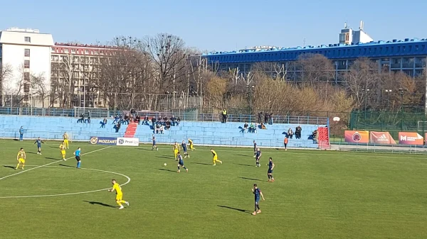 Kanarinci zatvoreni u kavez na Novom Beogradu, Mozzart Bet Prva liga Srbije