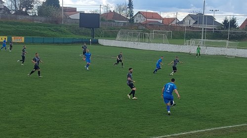 Nula u Surčinu, Jedinstvo i Prva iskra razočarali igrom, Srpska liga Beograd