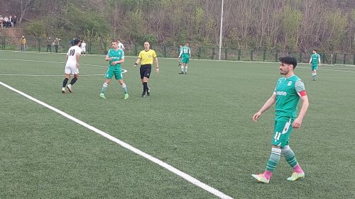 Miris "bulki" nije opio "sokolove", izvukli remi sa igračem manje, Srpska liga Beograd