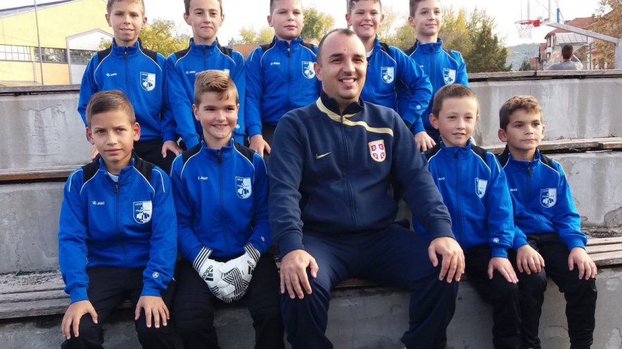 Radnički ubedljiv protiv Lidera, Prva liga pionira FSRIS