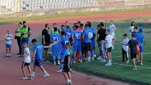 "Kanarinci" zatvoreni u kavez na Karaburmi, Mozzart Bet Prva liga Srbije