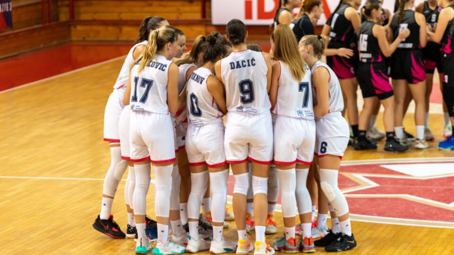 Crveno-bele ubedljive u Vrbasu, Prva ženska liga Srbije