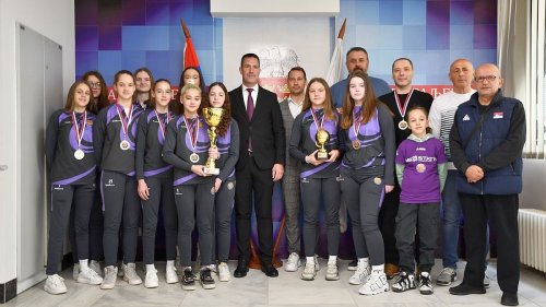 Blistava budućnost "malenih"