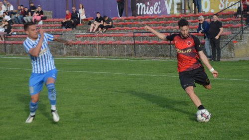 Radnički u poslednjim sekundama meča slavio protiv favorizovanog Železničara, Srpska liga Vojvodina