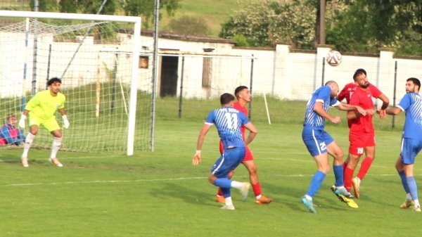 Kraj Tise i jedni i drugi mogu da žale za tri boda, pa je podela plena najpravednija, Srpska liga Vojvodina