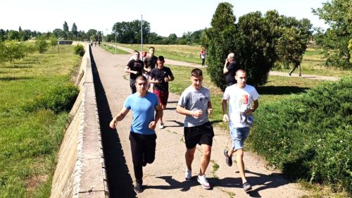 Srednjoškolska reka na dolmi