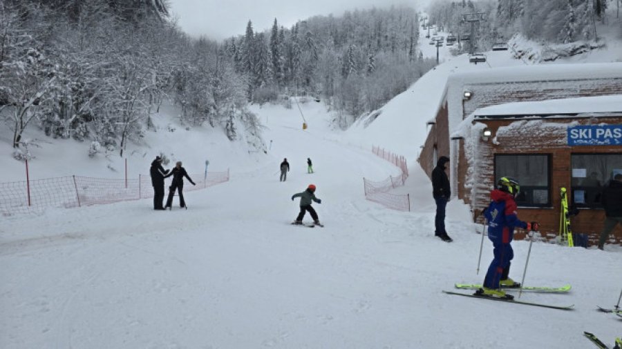 Svečano otvorena sezona skijanja na Igrištima i održana 58. dodela skija u okviru akcije "1000 skija za našu decu"