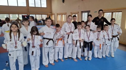 Trstenički karatisti požnjeli nove medalje, a ekipno treći