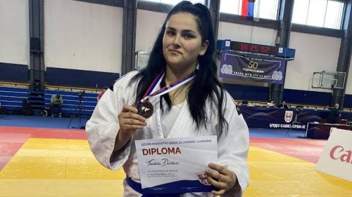 Bronzana medalja i diploma za Teodoru Đorđević