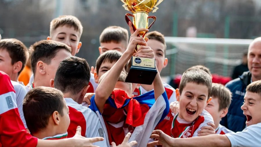 Ulaganje u budućnost prioritet, I Kadetska liga FSRIS