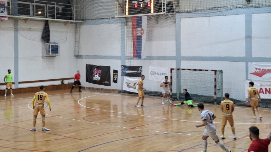 Hram čvrsto prigrlio fenjer, Prva Futsal liga