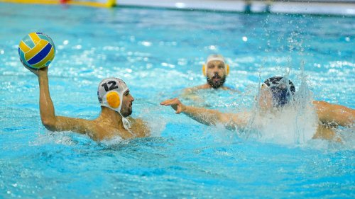 Spektakl u Kragujevcu: 11 "zlatnih delfina" u derbiju Radnički - Novi Beograd, VRL Premier league