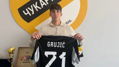 Mladi biser Čukaričkog stavio potpis: Grujić posle debija dobio profesionalni ugovor