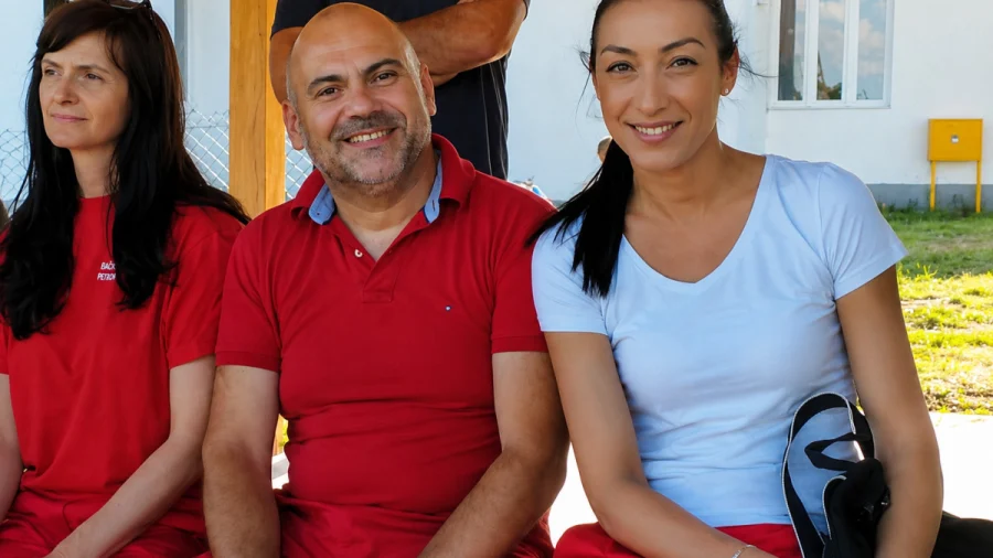 Baraž u Radovanju nakratko prekinut zbog hitne intervencije, sanitet ukazao pomoć gledaocu, Opštinska liga Velika Plana