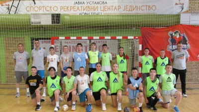 Žarko Šešum među mladim rukometašima: Posetio 6. kamp "Handball Friends" u Novom Bečeju