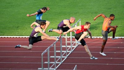 Polumaraton: Plaketa 34. Somborskog polumaratona najbrojnijoj ekipi  ARK "Tron" sa Palića